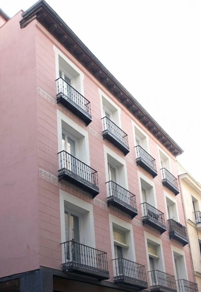Perspectiva Frontal de la Fachada